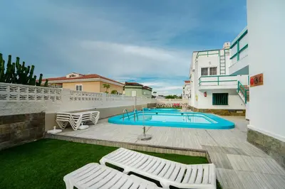 Piscina en o cerca de Blue Ski 6 by Homestaygrancanaria