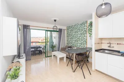 Una cocina o zona de cocina en Floral Home - Large Private Terrace with Pool