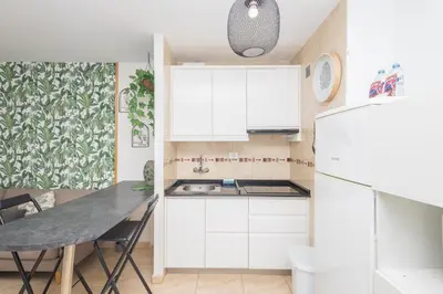 Una cocina o zona de cocina en Floral Home - Large Private Terrace with Pool