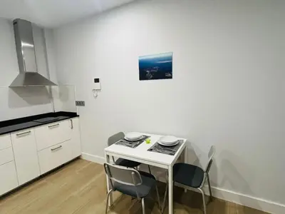 Una cocina o zona de cocina en Home La Naval