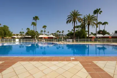 Piscina en o cerca de Villa Guerrero - Terraza y acceso a piscina común