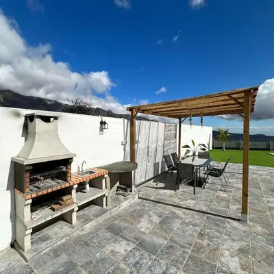 Un patio o zona al aire libre en Villa mariola