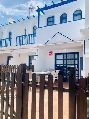 Un balcón o terraza de Bungalow Terrace&Pool near the Beach