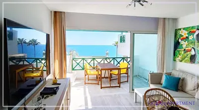 Una televisión o centro de entretenimiento en Ocean Apartment Gran Canaria