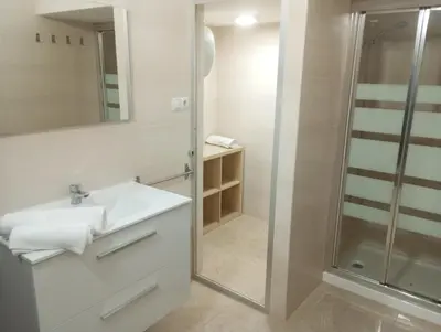 Un baño de CLARET LAS PALMAS DE GRAN CANARIA CITY