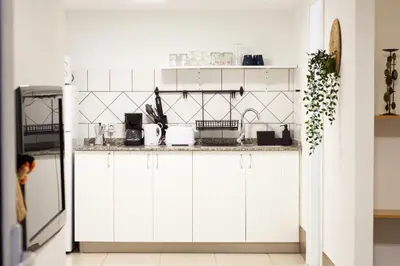 Una cocina o zona de cocina en Two bedrooms apartment close to airport
