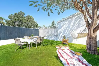 Jardín al aire libre en Villa Carolina - Dos terrazas privadas y acceso a piscina
