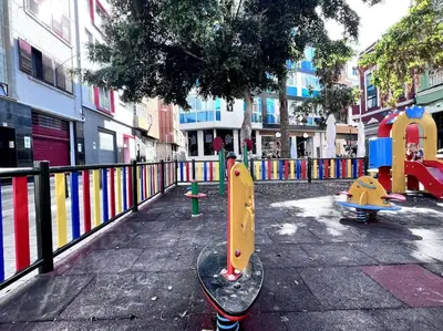 Zona de juegos infantil en Edison - Las Canteras