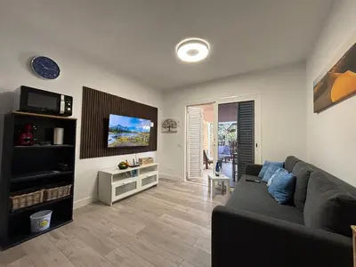 Una televisión o centro de entretenimiento en Canarian Green Oasis by luca properties gran canaria
