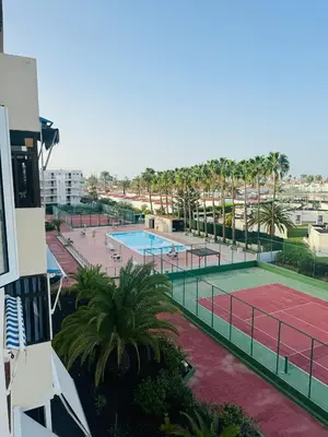 Instalaciones para jugar a tenis o squash en JeLe Guest Room o alrededores