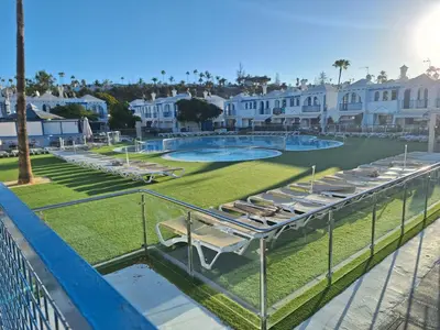 Piscina en o cerca de POOLFRONT Bungalow