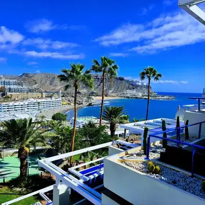 Ocean & Pool view apartament