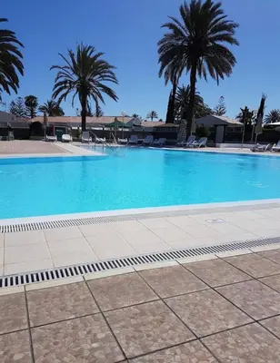 Piscina en o cerca de BuzzStays: 1-Bed Bungalow, Garden, Near Yumbo & Beach