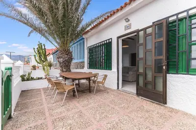 Un balcón o terraza de Home2Book Oceanfront Bliss in Taliarte