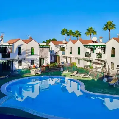 Apartment Laura near Europa Center and Amadores beach