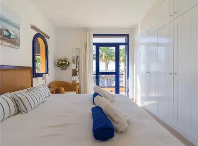 Cama o camas de una habitación en BEAUTIFUL SEA VIEWS BUNGALOW and relax