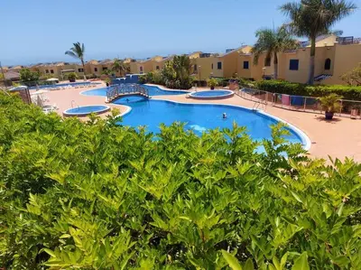 Piscina en o cerca de BEAUTIFUL SEA VIEWS BUNGALOW and relax