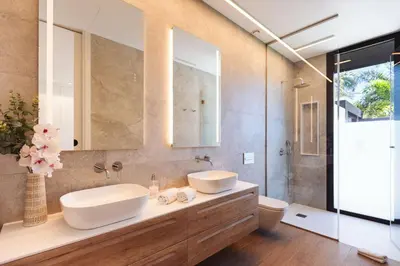 Un baño de Villa Serenoa