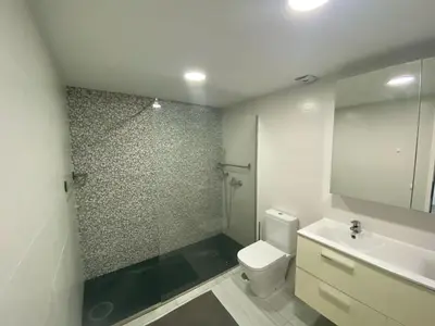 Un baño de Holiday Arguineguin