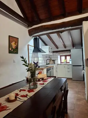 Una cocina o zona de cocina en Casa Rural Tintilla