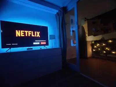 Una televisión o centro de entretenimiento en Beach Home San Agustín