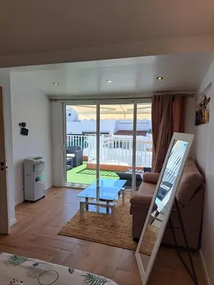 Piscina en o cerca de Agréable bungalow avec grande terrasse et piscine