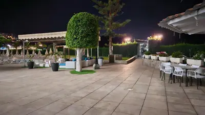 Un restaurante o sitio para comer en Cura Marina Premium en Cura Marina 2