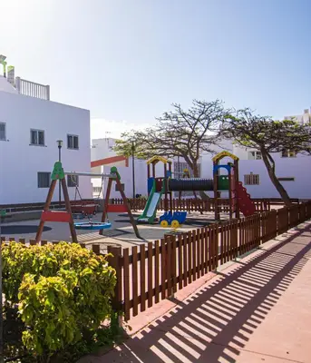 Zona de juegos infantil en Villa Florymar a 12 minutos del aeropuerto
