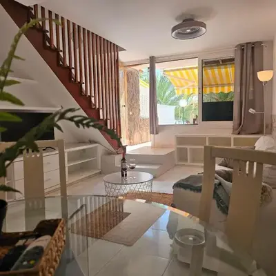 Comfortable duplex apartment near the beach
