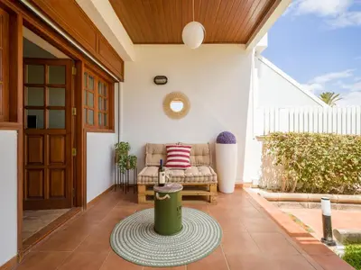 Un balcón o terraza de Banana House in Top Location by CanaryScape
