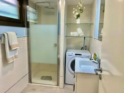 Un baño de Apartmento Liszt by SunHousesCanarias