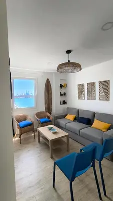 Zona de estar de 10 floor, 10 people, 10 views