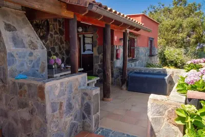 Jardín al aire libre en CASA RÚSTICA CON JACUZZI