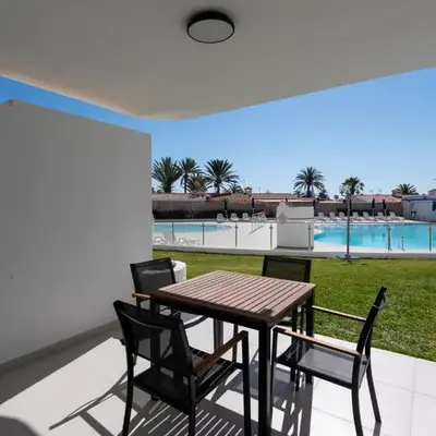 Pool Apartment Tamaran