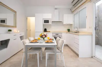 Una cocina o zona de cocina en Alma Home ,6 paxs ,Wifi , Playa Canteras, Ocio