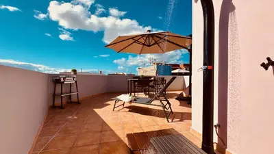 Un balcón o terraza de Click & Guest -Terrace with Sea and Mountain Views