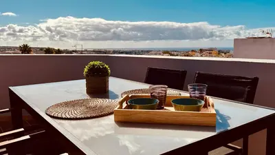Un balcón o terraza de Click & Guest -Terrace with Sea and Mountain Views