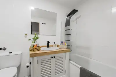 Un baño de Flat Triana
