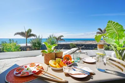 Comida en o cerca de este apartamento