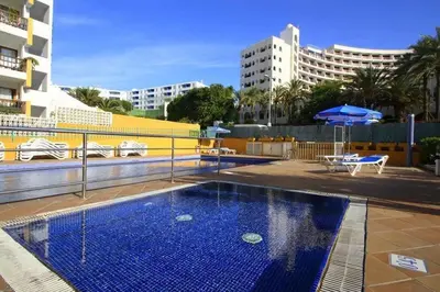 Piscina en o cerca de La Perla de Monterrey by Homestaygrancanaria