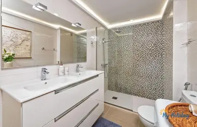Un baño de Connie Mick Apartment