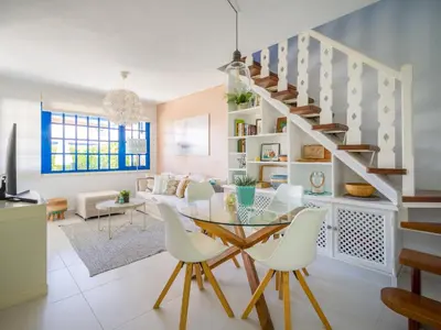 Zona de estar de Harbour retreat at the beach by CanaryScape
