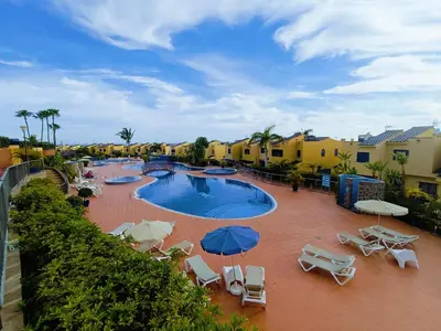 Piscina en o cerca de Luxury House with sea view, hottub & pool