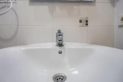Un baño de Las Canteras Cozy Apt - 2 min walk to beach
