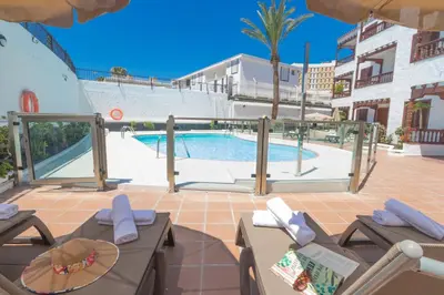 Piscina en o cerca de Alsol Las Orquídeas