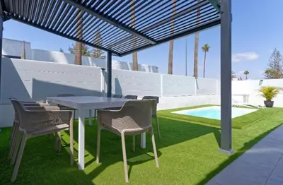 Piscina en o cerca de Villa Canadá