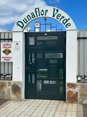Certificado, premio, señal o documento que está expuesto en Duna Flor Verde - Bungalow Cika 207