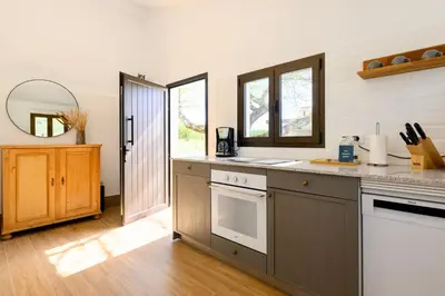 Una cocina o zona de cocina en Casa El Castaño