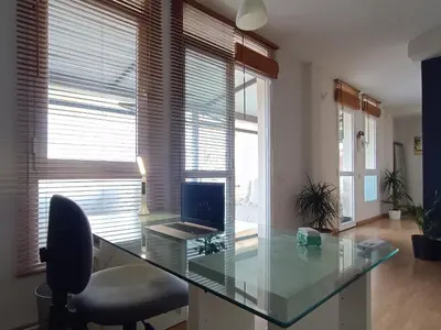 Una televisión o centro de entretenimiento en Ocean views