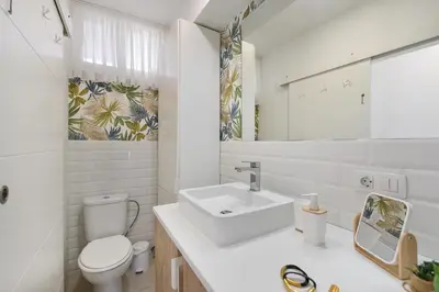 Un baño de Puerto Chico 30 by VillaGranCanaria